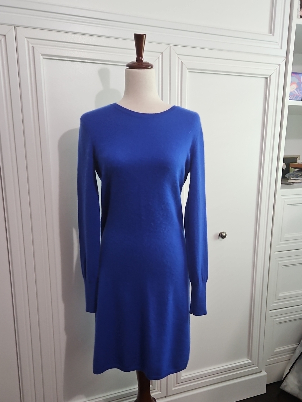 Classic Long-Sleeve Cashmere Crewneck Dress in Royal Blue